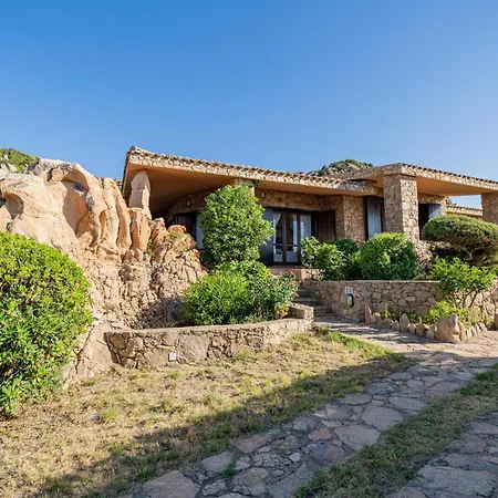 Costa Paradiso Resort