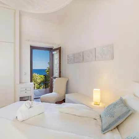 Costa Paradiso Resort